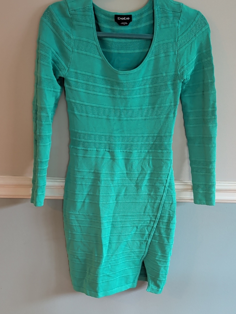 bebe Green Scoop Neck Long Sleeve Mini Dress